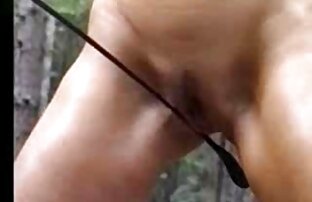 XXX مرد گرفتار جوجه کانل سکی خود را با وسیله ارتعاش و نوسان در بیدمشک